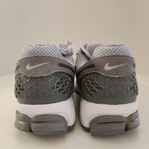 Nike Men\'s Zoom Vomero 5 Sneakers, Cool Grey/White Wolf Grey, 10 Medium US main image 9